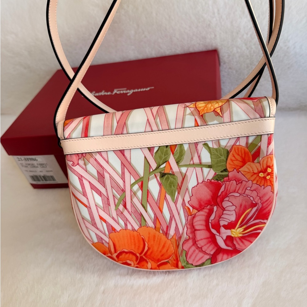 Salvatore Ferragamo Pink Floral Crossbody Bag Brand New - Picture 3 of 9